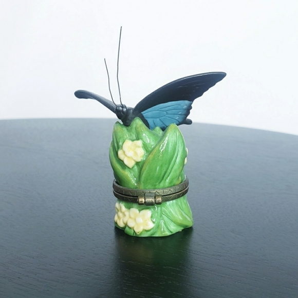 *Last Chance* Green Swallowtail Butterfly Porcelain Hinged Box PHB Midwest - Picture 4 of 12
